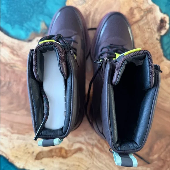 Stylish Sorel Women's Lace-Up Boots - Picture 4 of 5